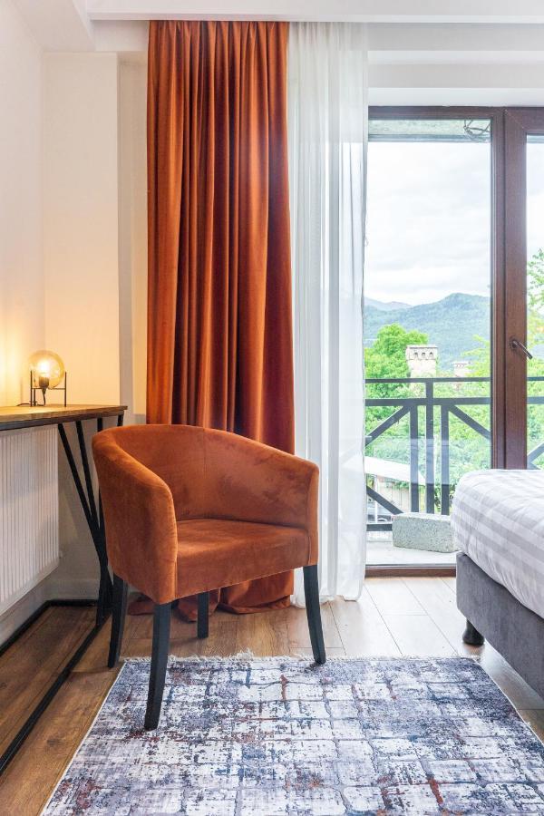 Hotel Chatini Mestia Exteriör bild